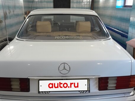 1983 Mercedes-Benz S-Класс 380 II (W126), белый, 1250000 рублей, вид 4