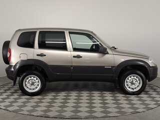 2018 Chevrolet Niva I Рестайлинг, серый, 790000 рублей, вид 5