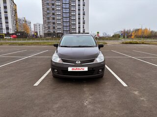 2010 Nissan Tiida I Рестайлинг, чёрный, 700000 рублей, вид 1