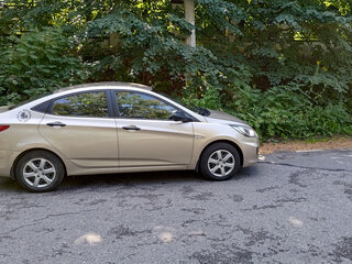2014 Hyundai Solaris I, бежевый, 600000 рублей, вид 3