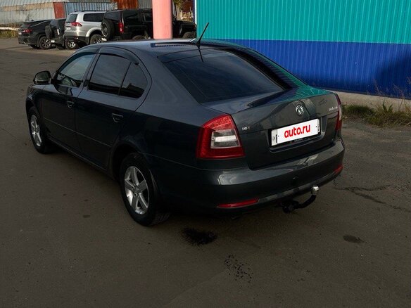 2012 Skoda Octavia II (A5) Рестайлинг, серый, 1100000 рублей - вид 3