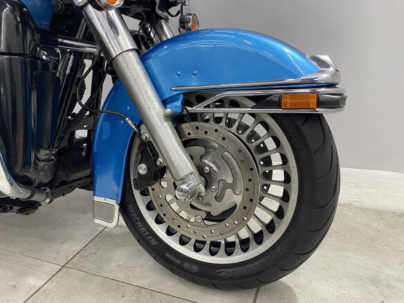 2010 Harley-Davidson Electra Glide, голубой, 759000 рублей - вид 18
