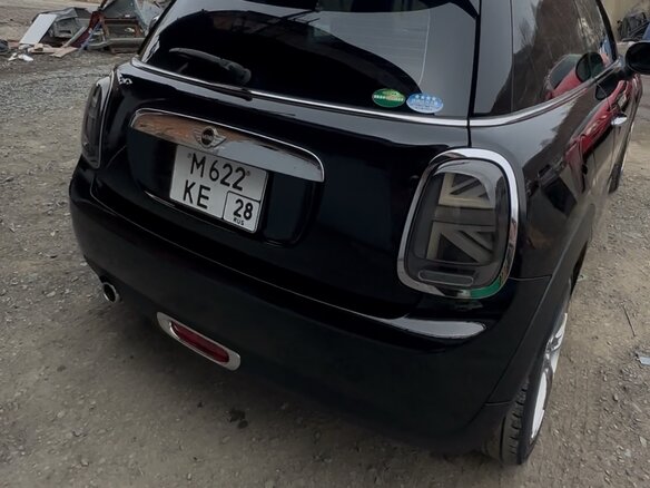 2015 Mini Hatch One III (F55/F56), чёрный, 1000000 рублей - вид 5