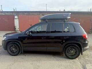 2010 Volkswagen Tiguan I, чёрный, 1050000 рублей, вид 3