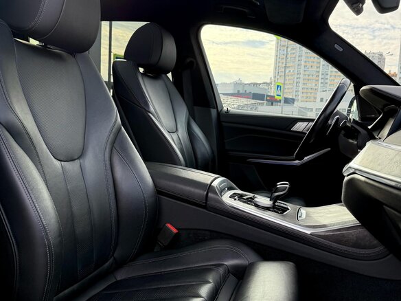 2020 BMW X7 40i I (G07), чёрный, 5250000 рублей - вид 9