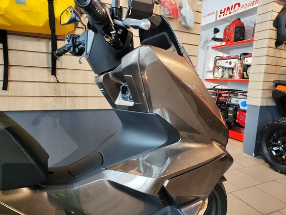 2026 Honda PCX 160, коричневый - вид 8