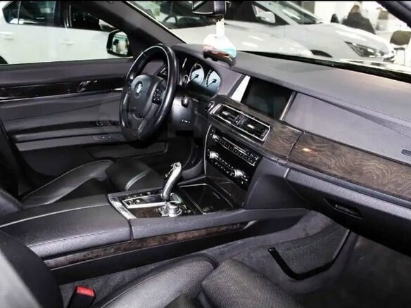 2013 BMW 7 серии Long 750Li xDrive V (F01/F02/F04) Рестайлинг, чёрный, 2350000 рублей - вид 17