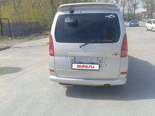 2000 Nissan Serena II (C24), серебристый, 550000 рублей, вид 2