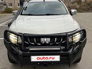 2017 Mitsubishi L200 V, белый, 3200000 рублей, вид 2