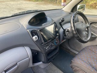 2000 Toyota FunCargo, белый, 380000 рублей, вид 5
