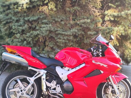 2005 Honda VFR 800, красный, 555000 рублей, вид 1