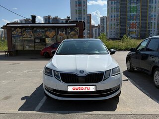 2017 Skoda Octavia III (A7) Рестайлинг, белый, 1150000 рублей, вид 2