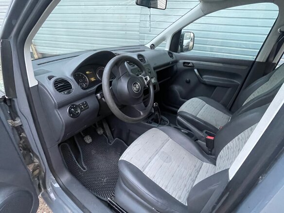 2011 Volkswagen Caddy III Рестайлинг, серый, 680000 рублей - вид 5