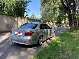 2004 BMW 5 серии 525i V (E60/E61), серебристый, 1250000 рублей, вид 4