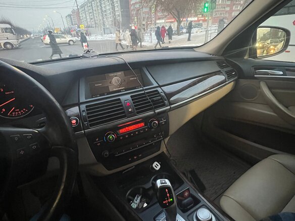 2008 BMW X5 3.0si II (E70), золотистый, 1650000 рублей - вид 6