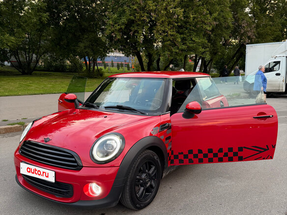 2012 Mini Hatch One II (R56) Рестайлинг, красный