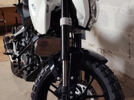 2014 KTM 200 Duke, белый, 260000 рублей, вид 2