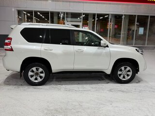 2014 Toyota Land Cruiser Prado 4-speed 150 Series Рестайлинг 1, белый, 3150000 рублей, вид 4