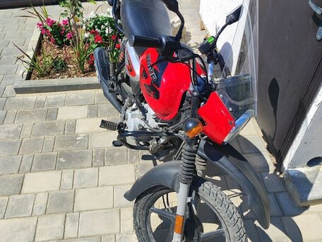 2024 Bajaj Boxer BM 125, красный, 115000 рублей, вид 2