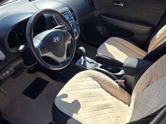 2011 Hyundai i30 I Рестайлинг, бежевый, 760000 рублей - вид 9