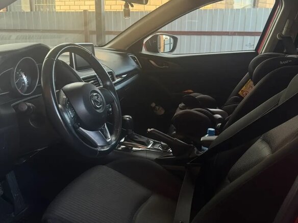 2014 Mazda 3 III (BM), красный, 1450000 рублей - вид 5