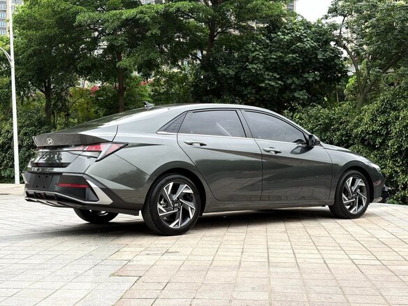 2023 Hyundai Elantra VII (CN7), серый - вид 3