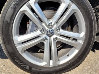 2012 Volkswagen Touareg II, серый, 2390000 рублей, вид 5