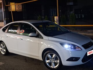 2010 Ford Focus II Рестайлинг, белый, 650000 рублей, вид 1