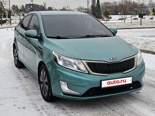 2011 Kia Rio 4-speed III, зелёный, 900000 рублей, вид 3