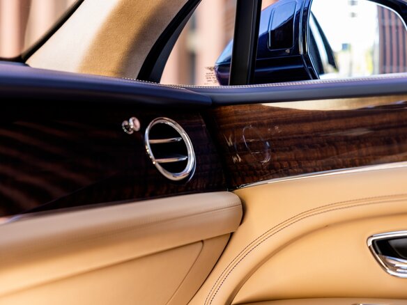 2025 Bentley Bentayga I Рестайлинг, синий, 42700000 рублей - вид 26