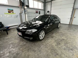 2011 BMW 5 серии 520d VI (F10/F11/F07), чёрный, 2000000 рублей, вид 1