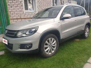 2015 Volkswagen Tiguan I Рестайлинг, серебристый, 1805000 рублей, вид 3