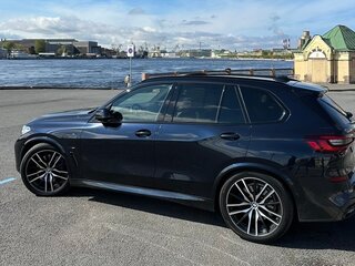 2021 BMW X5 45e IV (G05/G18), чёрный, 8888888 рублей, вид 2