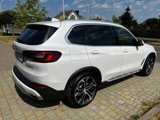 2019 BMW X5 30d IV (G05/G18), белый, 4800000 рублей, вид 2