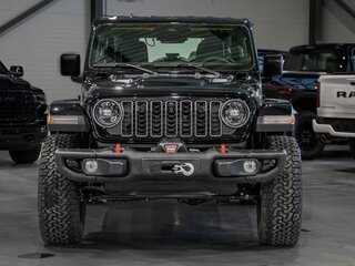 2025 Jeep Wrangler IV (JL) Рестайлинг, чёрный, 8280000 рублей, вид 2