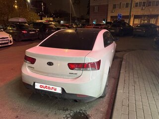 2010 Kia Cerato Koup II, белый, 890000 рублей, вид 3