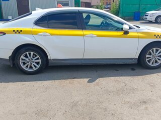 2019 Toyota Camry VIII (XV70), белый, 1700000 рублей, вид 4