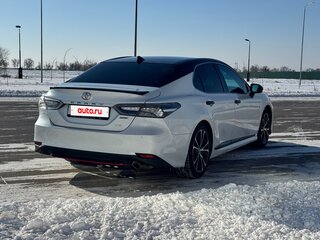 2020 Toyota Camry VIII (XV70), белый, 3000000 рублей, вид 4