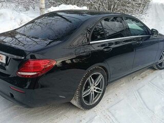 2017 Mercedes-Benz E-Класс 200 V (W213, S213, C238), чёрный, 2100000 рублей, вид 3