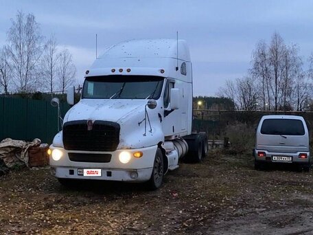 2003 Kenworth T2000, белый, 2400000 рублей, вид 2