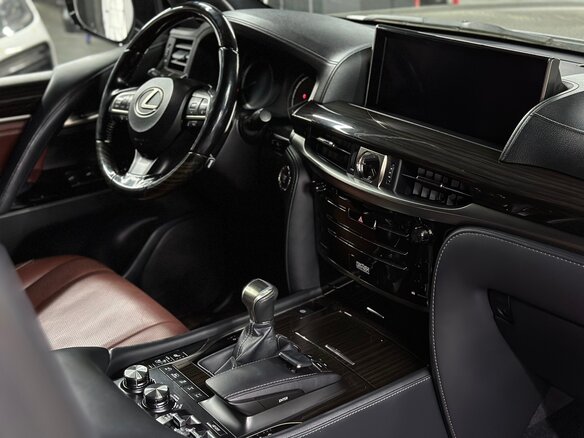 2017 Lexus LX 450d III Рестайлинг 2, чёрный, 6500000 рублей - вид 8