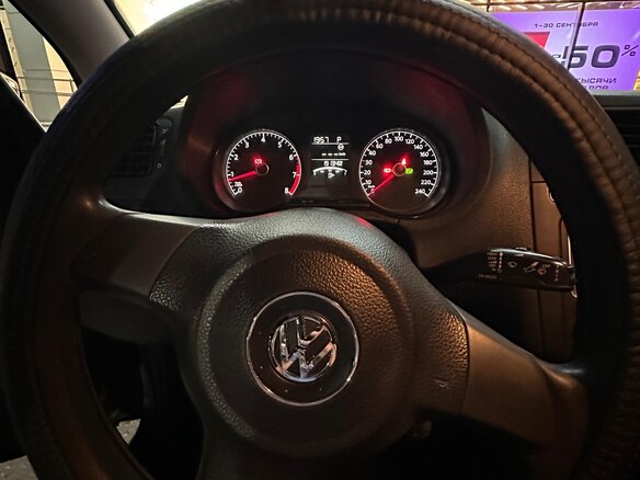 2015 Volkswagen Polo V, белый, 750000 рублей - вид 8