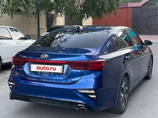 2019 Kia Forte III, синий, 1550000 рублей, вид 4