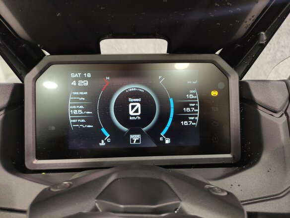 2025 Yamaha TMAX, серебристый, 1700000 рублей - вид 1