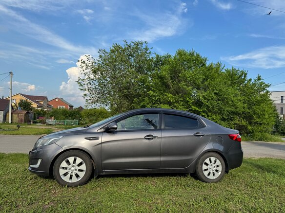 2014 Kia Rio 6-speed III, серый, 710000 рублей - вид 6