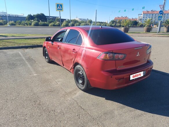 2011 Mitsubishi Lancer X Рестайлинг, красный, 650000 рублей - вид 5