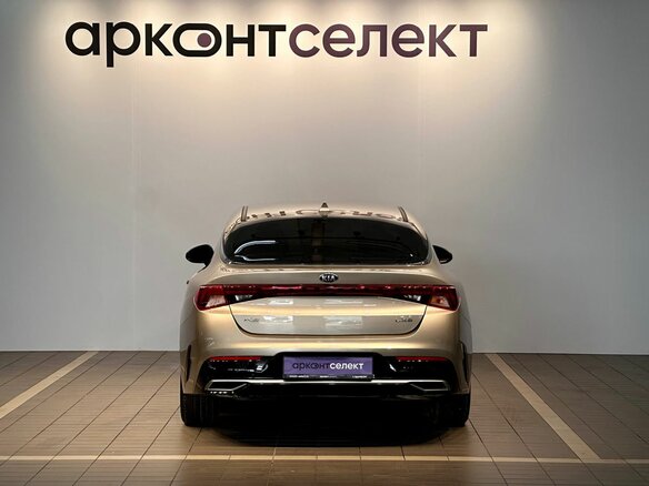 2021 Kia K5 III, жёлтый - вид 12