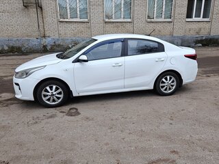 2019 Kia Rio IV, белый, 1150000 рублей, вид 4