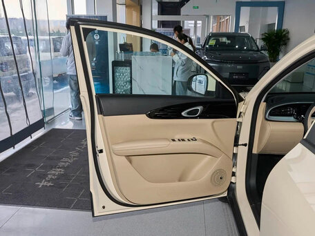 2026 Geely Geome Xingyuan 40.16 kWh, бежевый, 1700000 рублей, вид 4
