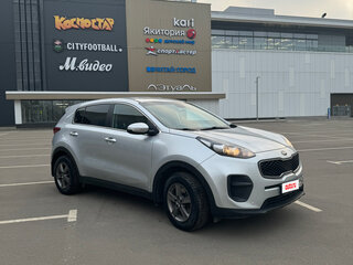 2018 Kia Sportage IV, серебристый, 1700000 рублей, вид 1